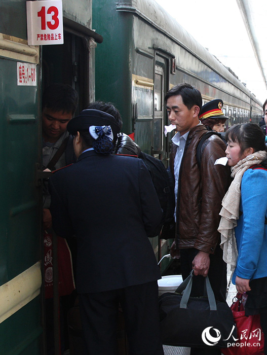 咬在嘴里的春運(yùn)