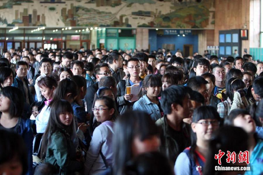 清明將至 中國各地將迎來中短途返鄉祭祖高峰