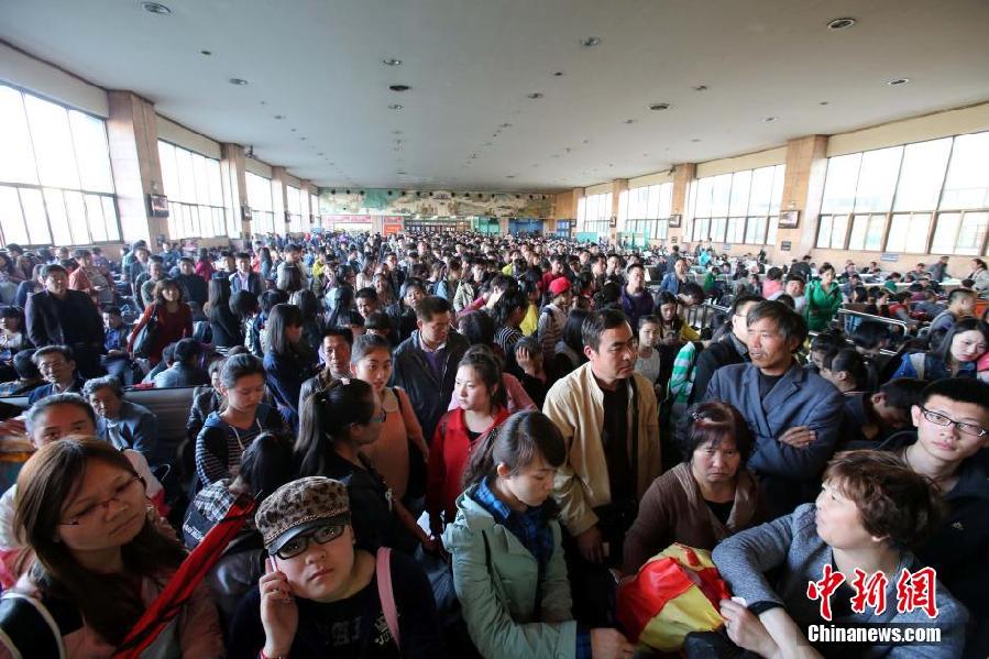 清明將至 中國各地將迎來中短途返鄉祭祖高峰