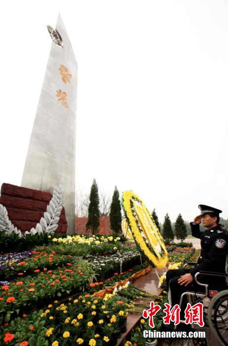 重慶抗美援朝老兵悼念為國捐軀戰(zhàn)友