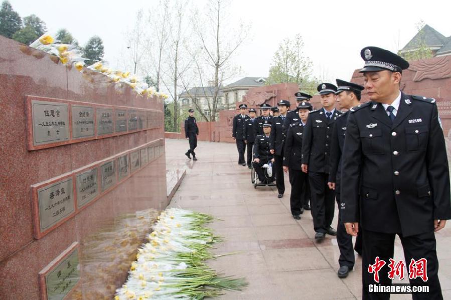 重慶抗美援朝老兵悼念為國捐軀戰友