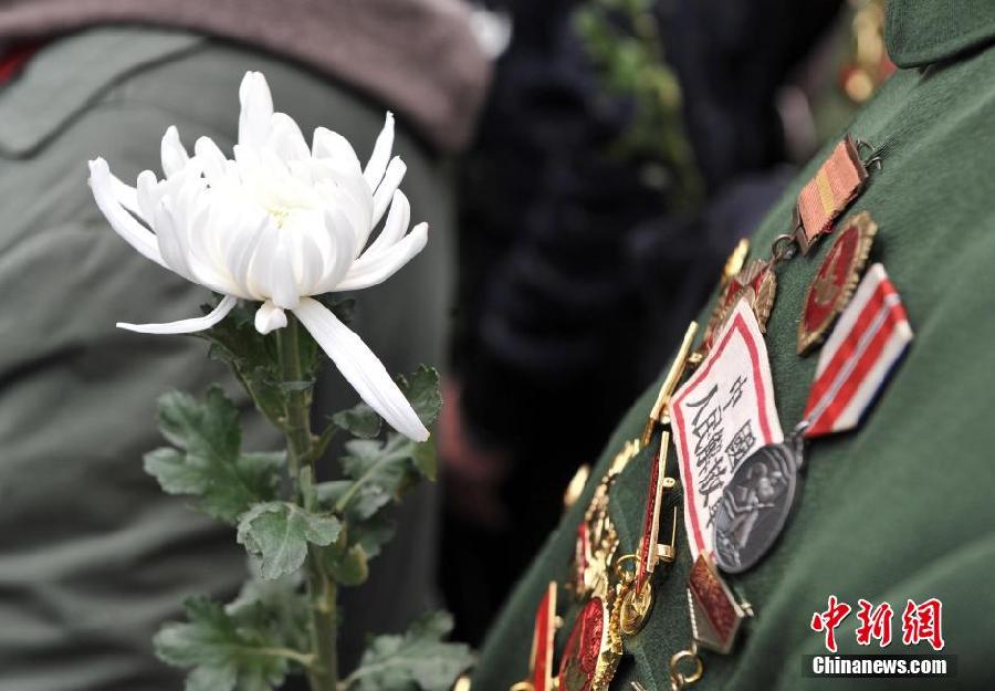 重慶抗美援朝老兵悼念為國捐軀戰(zhàn)友