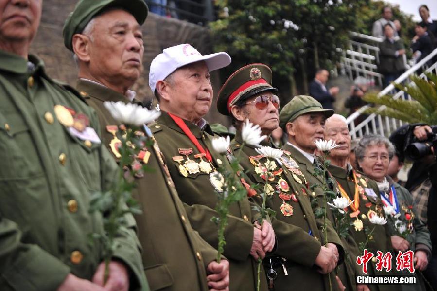 重慶抗美援朝老兵悼念為國(guó)捐軀戰(zhàn)友