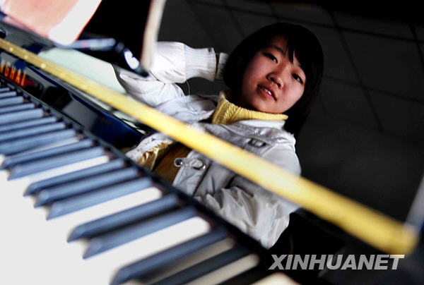 災區“陽光女孩”堅毅樂觀成長