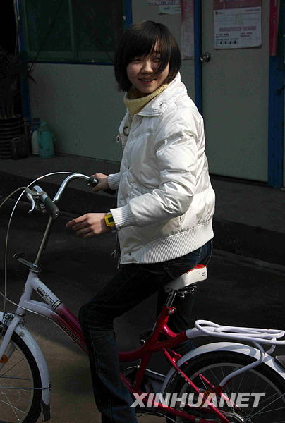 災區“陽光女孩”堅毅樂觀成長