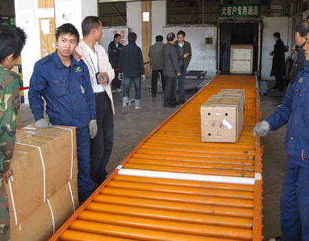 東航云南分公司貨運部增添傳送設備迎戰春運高峰