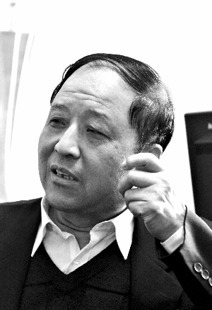 人大常委披露領(lǐng)導(dǎo)視察時前呼后擁者系警察化裝