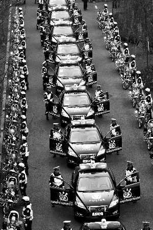 渝警改規模空前 借“打黑”余勢風暴般