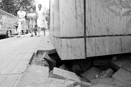 鄭州7座新天橋“集體犯病” 施工單位集體“治療”