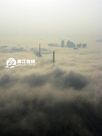 杭州大霧景色如海市蜃樓 煙波浩渺蔚為壯觀
