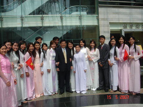 立足本土,全面推進教育國際化——專訪云南財經大學黨委書記羅明義