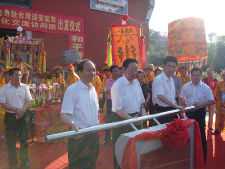 閩王金身千年首度跨海巡安臺(tái)灣[圖]