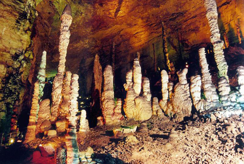 九天洞：地下雕塑展覽館