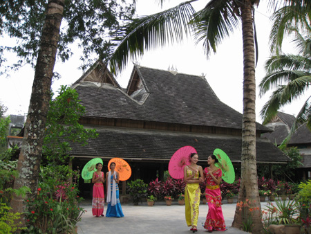 傣族園重金保護文化遺產村民足不出戶享補貼