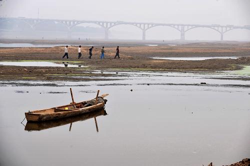 湘江長(zhǎng)沙段水位再創(chuàng)新低