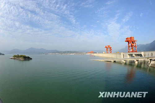 三峽水庫水位首次出現滯漲