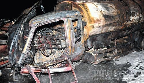 成綿高速油罐車爆炸至少1人死亡(組圖)