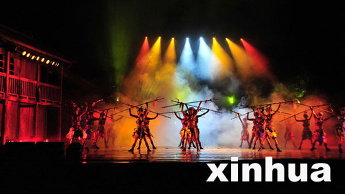 騰龍洞《夷水麗川》美輪美奐