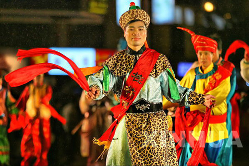 群眾藝術(shù)巡游彰顯桂林魅力