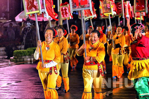 群眾藝術巡游彰顯桂林魅力