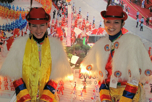 穿梭國際旅交會 玩遍地球村