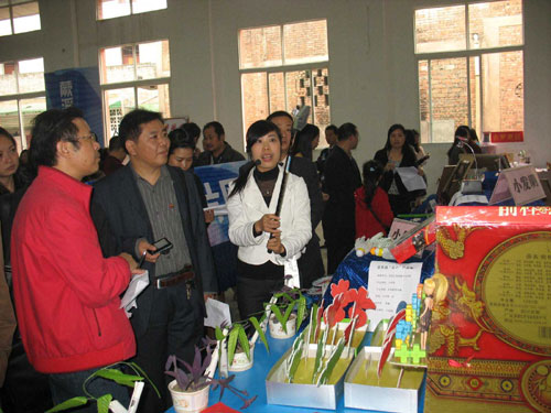 宜賓縣“五小活動(dòng)”激發(fā)15萬(wàn)學(xué)生創(chuàng)作熱情