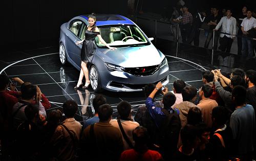 廣州車展觀眾云集 超過11萬人進(jìn)場[組圖]