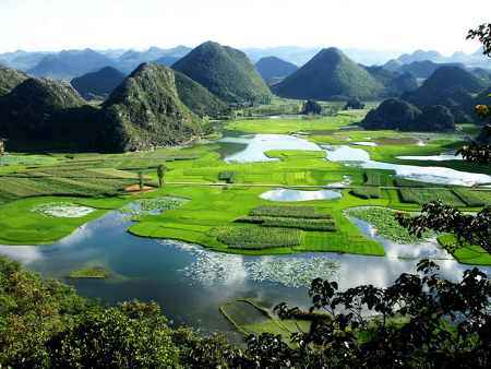 云南文山丘北普者黑：水上田園映池塘