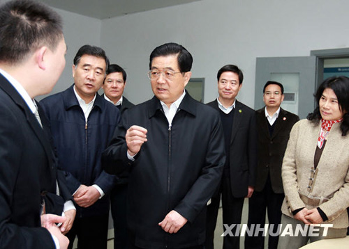 殷殷南粵情 切切話創新 胡錦濤在廣東珠?？疾旃ぷ? style=