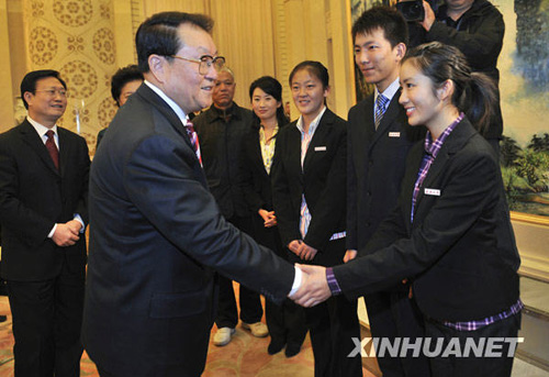 李長春強調深入宣傳大學生英雄集體先進事跡