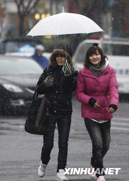上海迎來今冬最明顯降雪 日最低氣溫將跌破“冰點”