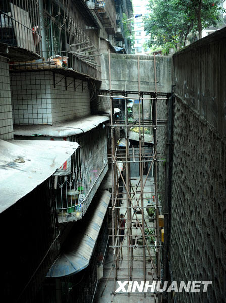 奉節“樓裂裂”已有5人被批捕 挖出原鎮長受賄