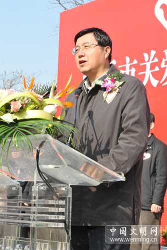 關(guān)愛(ài)空巢老人 建設(shè)文明和諧新南通