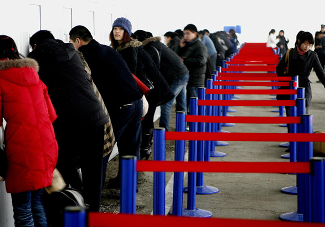 上海春運火車票“大賣場”開售