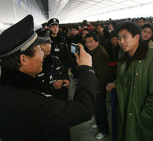 春運防倒票 上海鐵路出新招