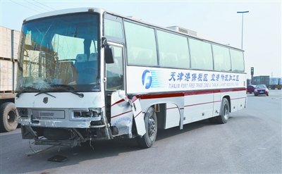 天津男子駕車撞死9人續(xù):被圍時企圖自殺(圖)