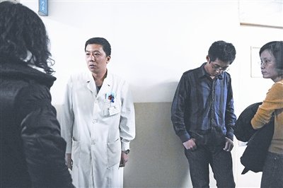 天津男子駕車撞死9人續(xù):被圍時企圖自殺(圖)