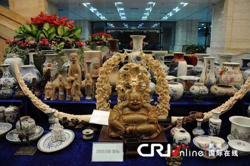 文強受賄物品曝光 佛頭恐龍蛋應有盡有(組圖)