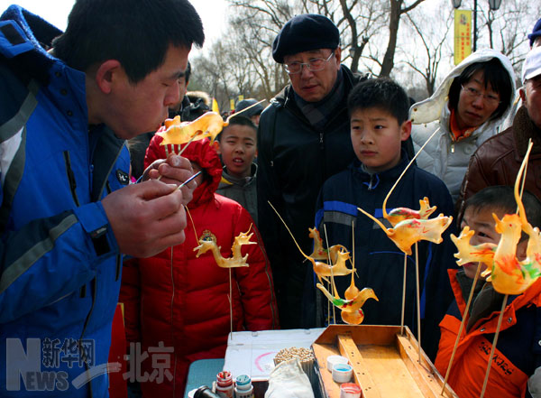 北京圓明園首屆皇家廟會拉開帷幕