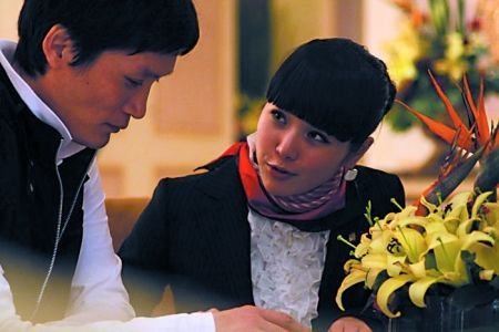 四川籍第一網絡美女爆紅網絡 疑為豪宅炒作(圖)