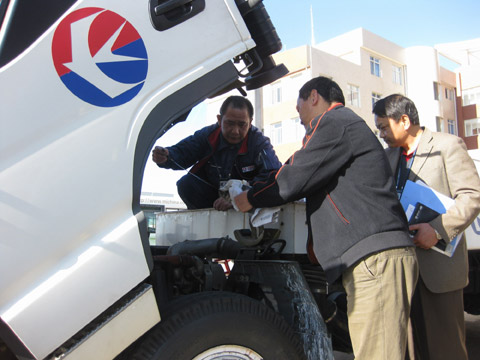 東航云南分公司牢牢把住春運(yùn)安全關(guān)