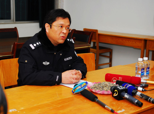 武漢“信義兄弟”感動河南交警