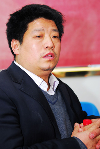 武漢“信義兄弟”感動河南交警