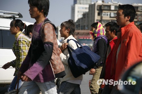 云南昆明農民工求職忙