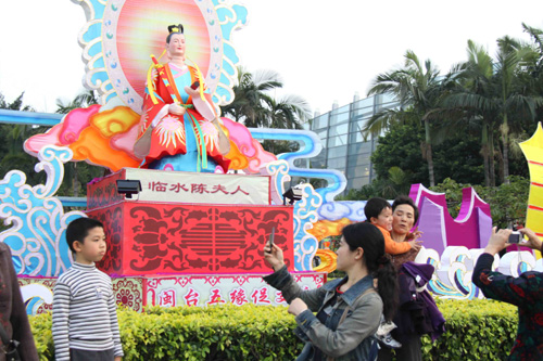 “揚帆海西·福滿榕城”大型燈組喜迎元宵（圖）