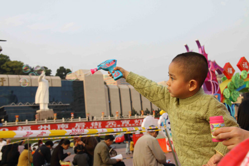 “揚帆海西·福滿榕城”大型燈組喜迎元宵（圖）