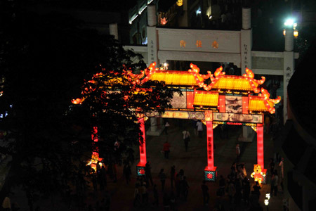 古街元宵燈會流光溢彩 三坊七巷盛裝迎賓(圖)