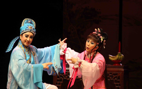 臺(tái)灣歌仔戲元宵夜泉州精彩上演（圖）
