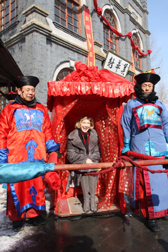 洋專家沈陽歡度元宵節（圖）