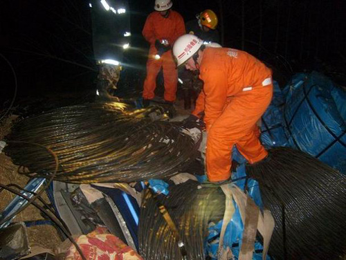 河南兩輛大貨車高速路相撞　2人死亡（圖）